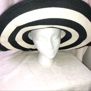 Scala Black and White Wide-Brim Sun Hat
